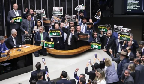 Ouço ecos do amanhã, e o amanhã será trágico